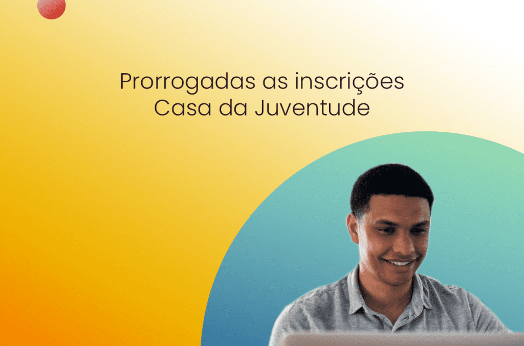 homem jovem sorrindo feliz pela prorrogação das inscrições para a casa da juventude