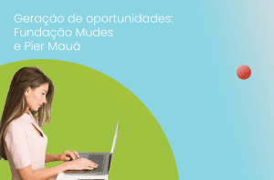 mulher jovem acessando o site da fundação mudes através do notebook