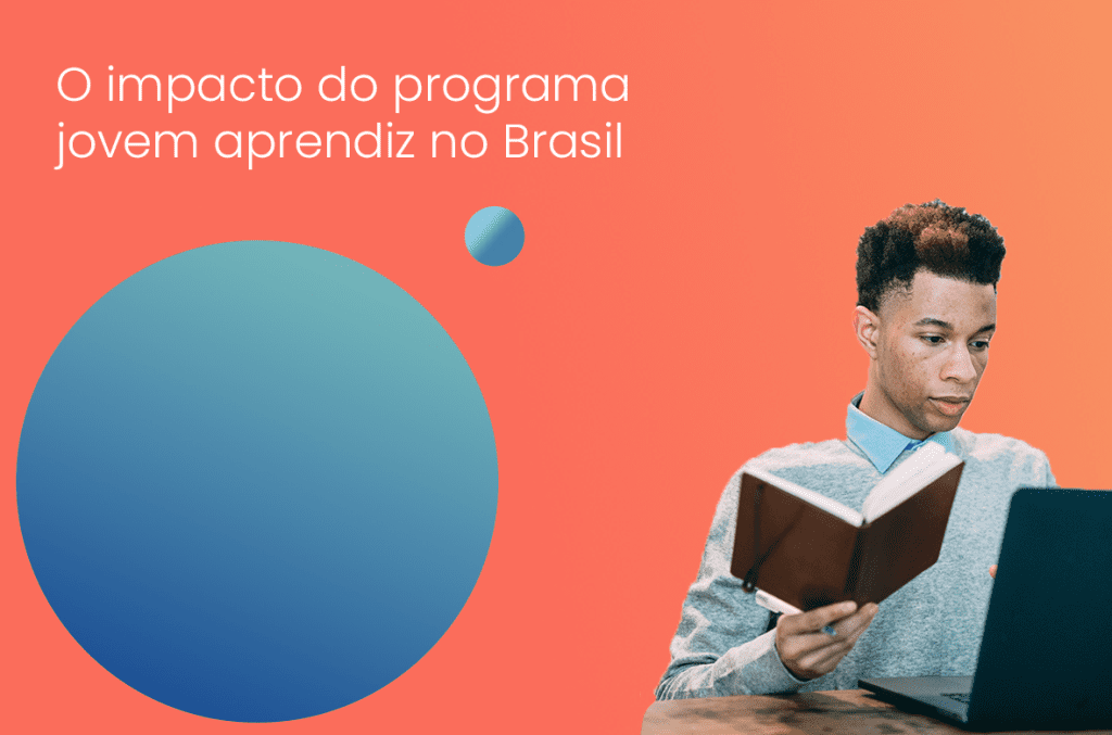 homem jovem incluso no programa de aprendizagem estudando com o notebook